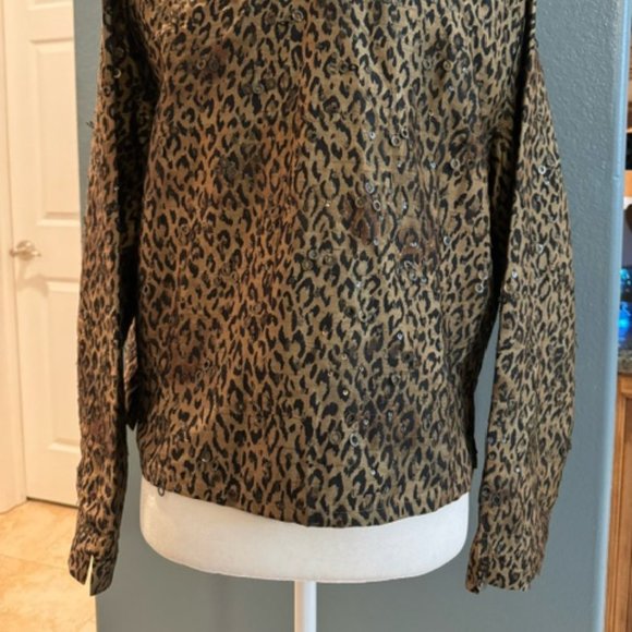 Chico's Sz 1 Women's Lightweight blazer. Animal Print. Silk/polyester - Picture 3 of 9